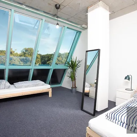 Project Bay - Workation / Coworking Hostel