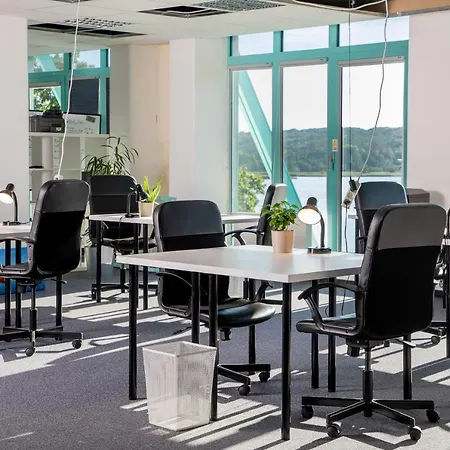 Project Bay - Workation / Coworking Hostel *