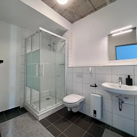 Project Bay - Workation / Coworking Hostel *