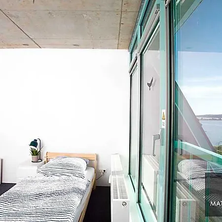 Project Bay - Workation / Coworking Hostel