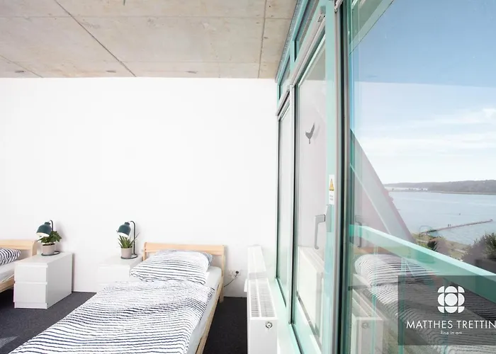 Project Bay - Workation / Coworking Hostel *