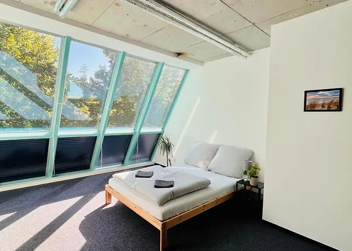 Project Bay - Workation / Coworking Hostel *